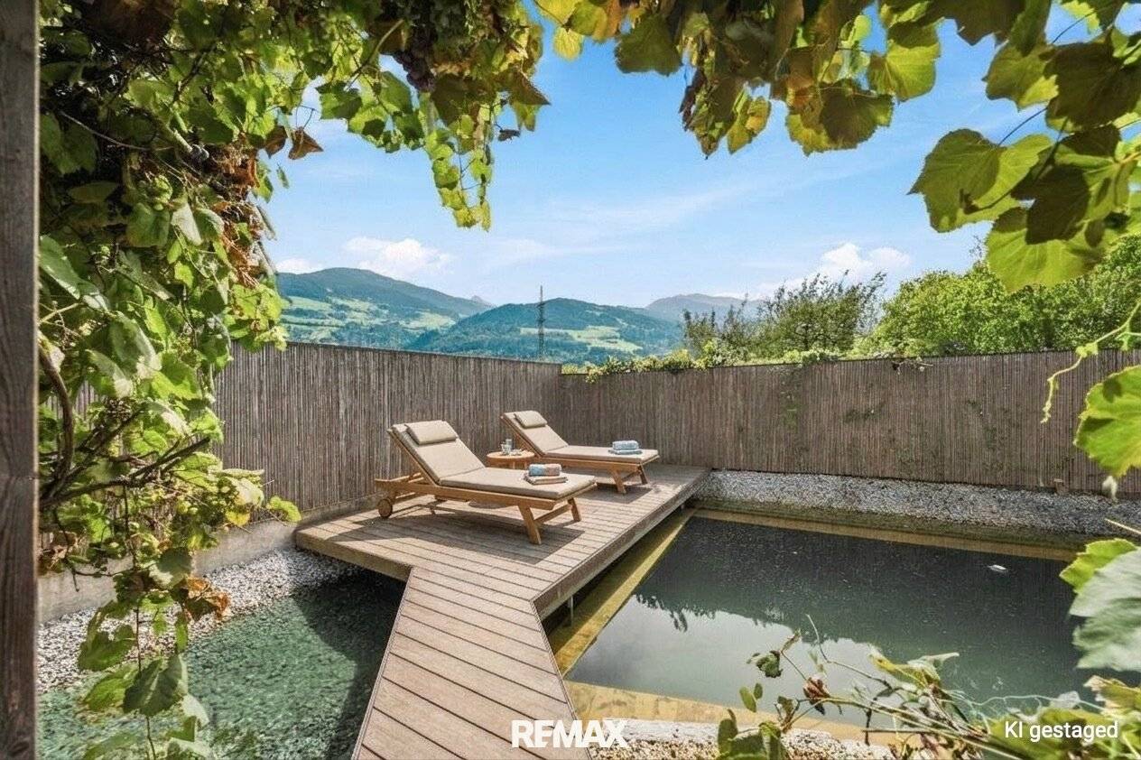 Wohnen im Grünen - Einfamilienhaus mit Naturpool &amp; Wintergarten