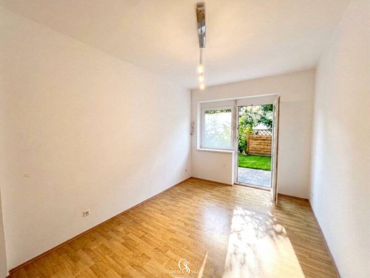 Bright 2-room apartment with terrace, private garden and parking space in Graz Straßgang