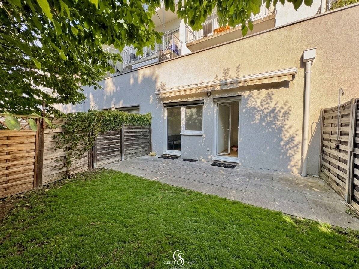 Bright 2-room apartment with terrace, private garden and parking space in Graz Straßgang