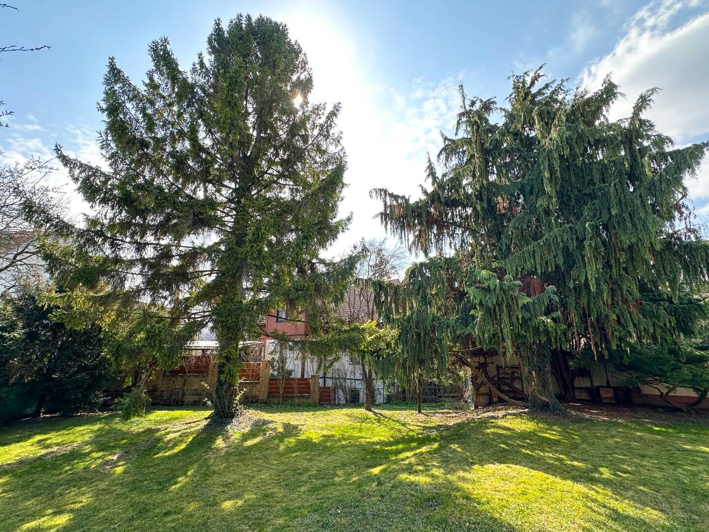 862 m² in Essling – Renovate house or realize a new build