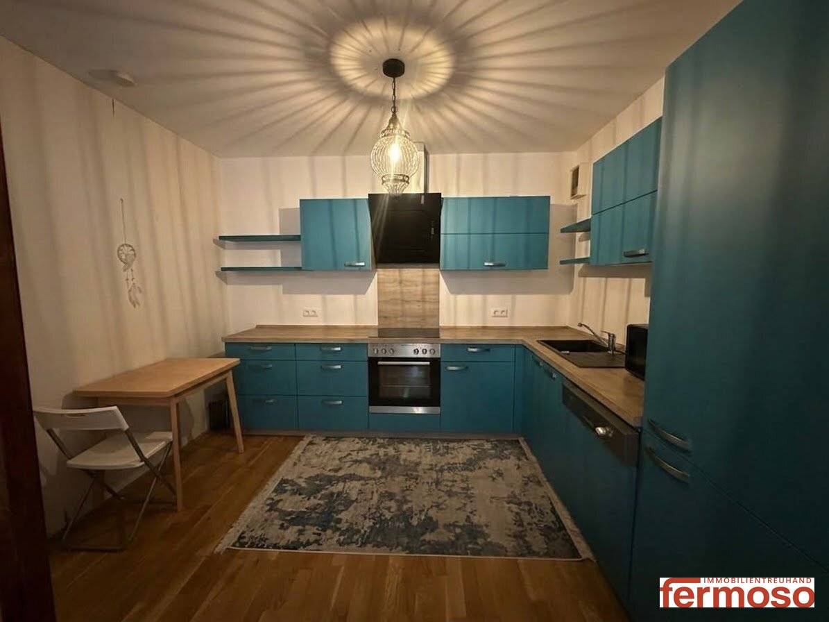 Stylish 2-room apartment with balcony in 1210 Vienna, Rent €1,449!