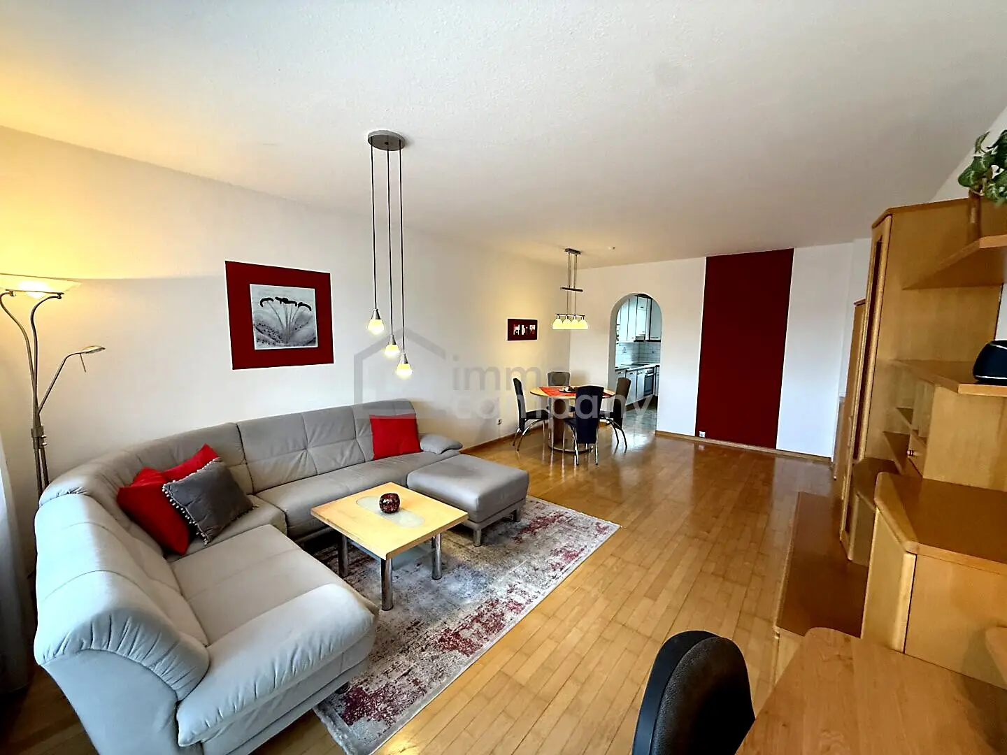 Spacious apartment with underground parking space &amp; unobstructed balcony view