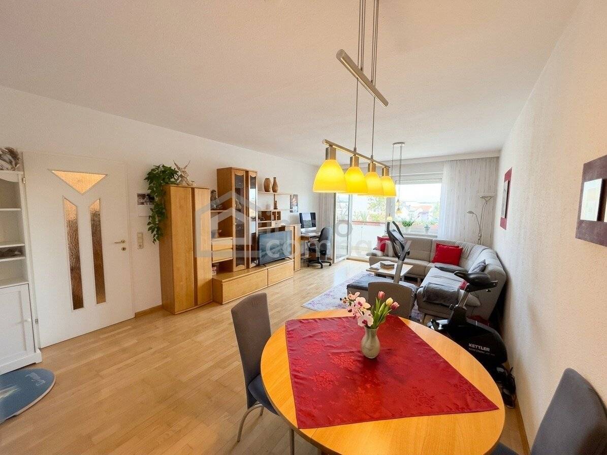 Spacious apartment with underground parking space &amp; unobstructed balcony view