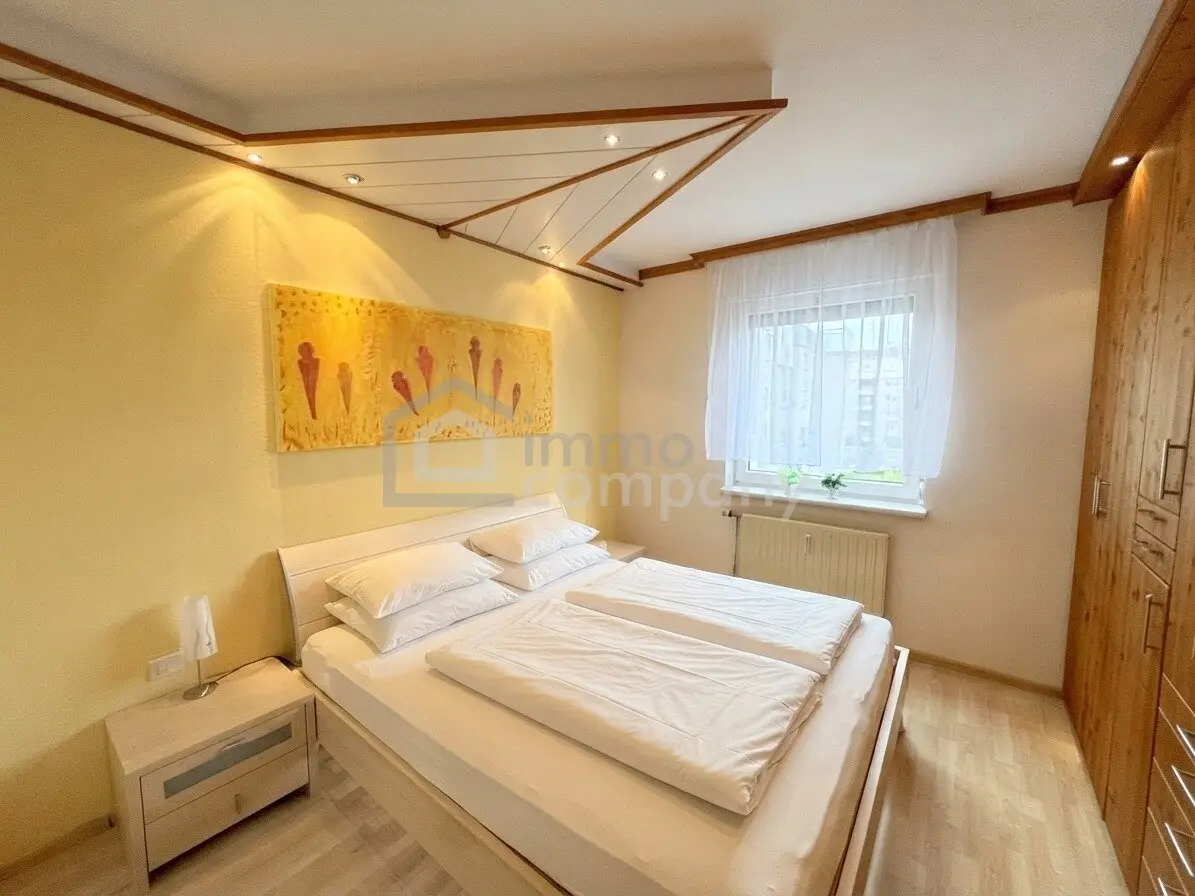 Spacious apartment with underground parking space &amp; unobstructed balcony view