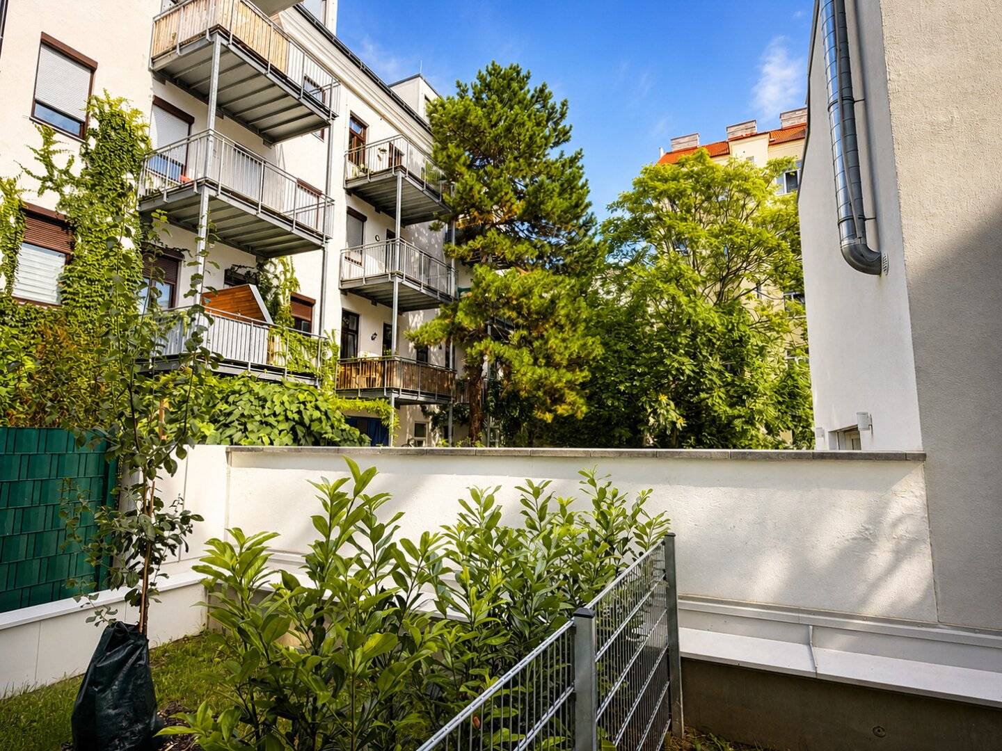 GARDEN JEWEL IN THE 3RD DISTRICT – FIRST OCCUPANCY 2026 WITH PRIVATE GARDEN