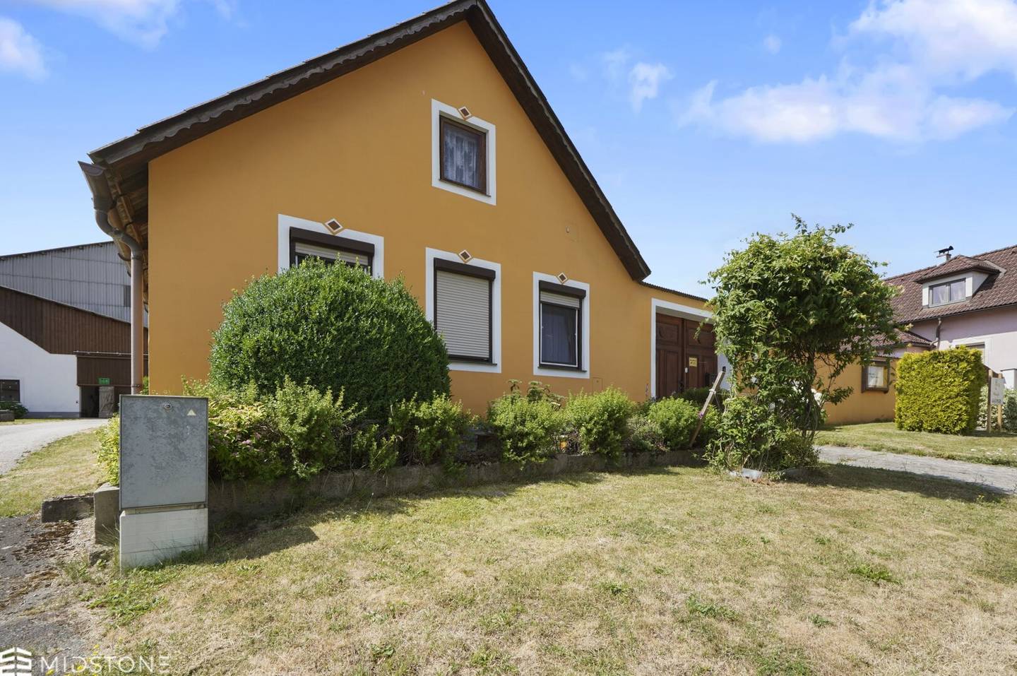 Charming single-family house with potential in quiet natural location of Thuma