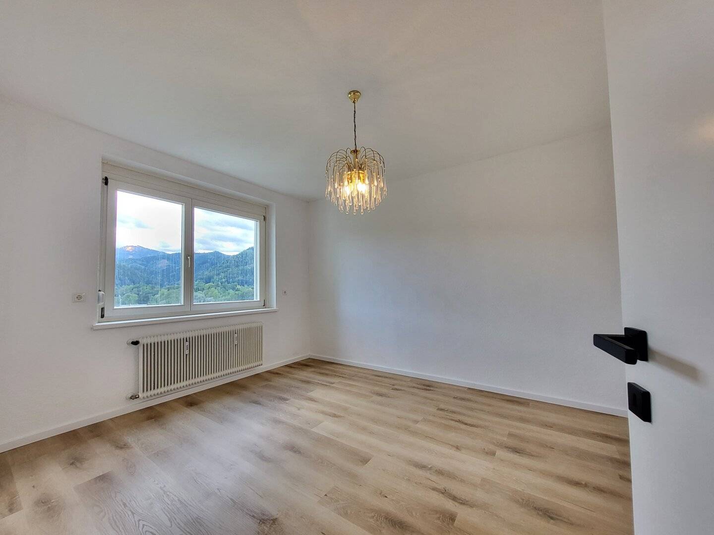 Provisionsfrei - Frisch sanierte Wohnung mit Loggia &amp; Parkplatz - Leoben-Hinterberg