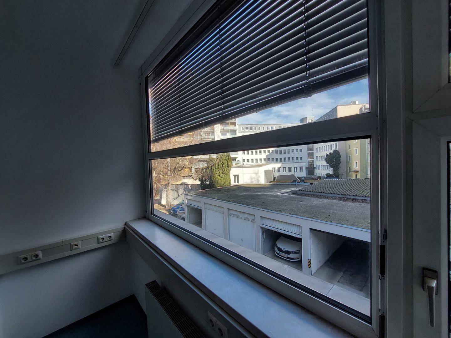 Lichtdurchflutete Wohnung mit Aufzug und Innenhofblick