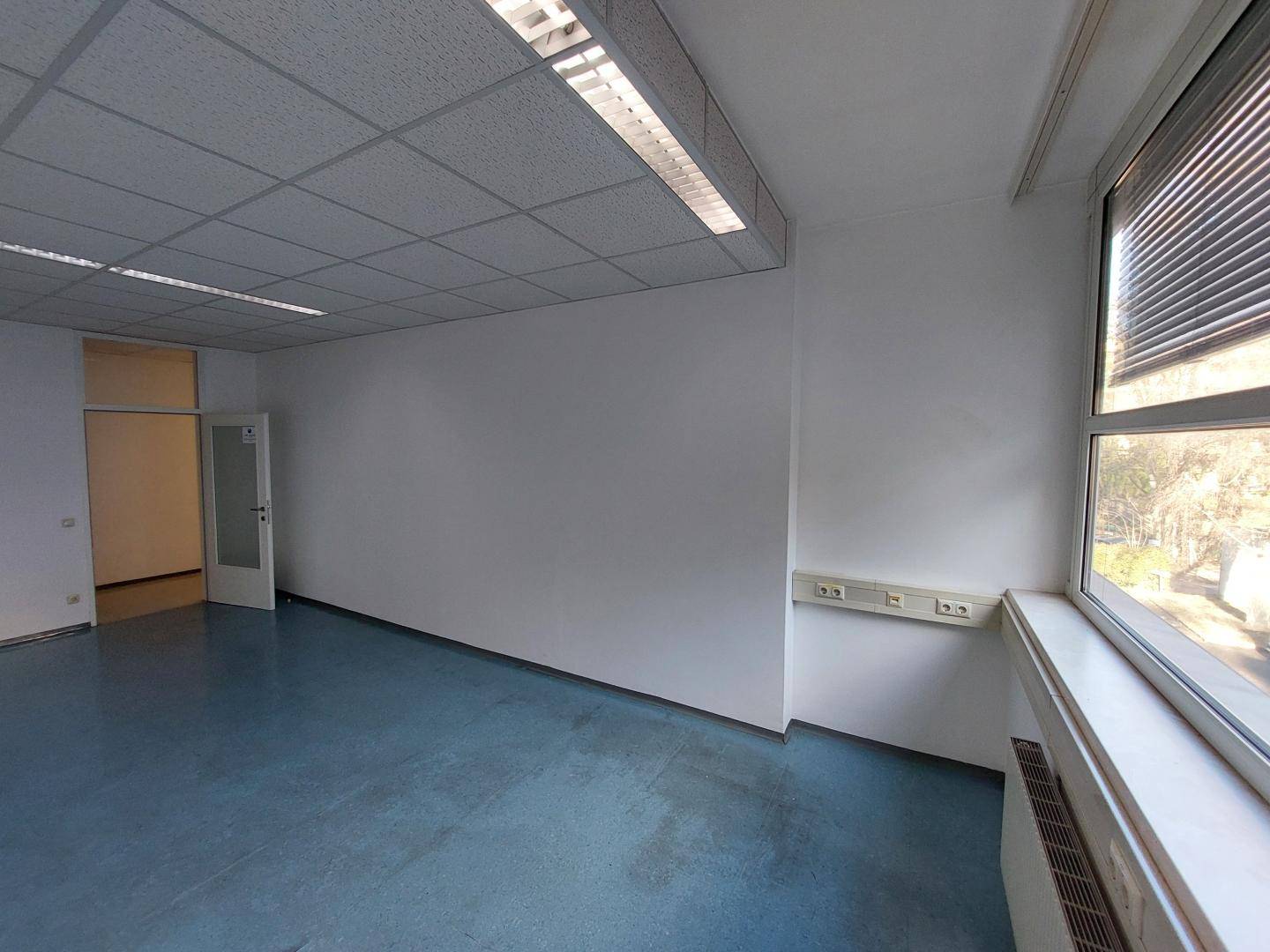Lichtdurchflutete Wohnung mit Aufzug und Innenhofblick