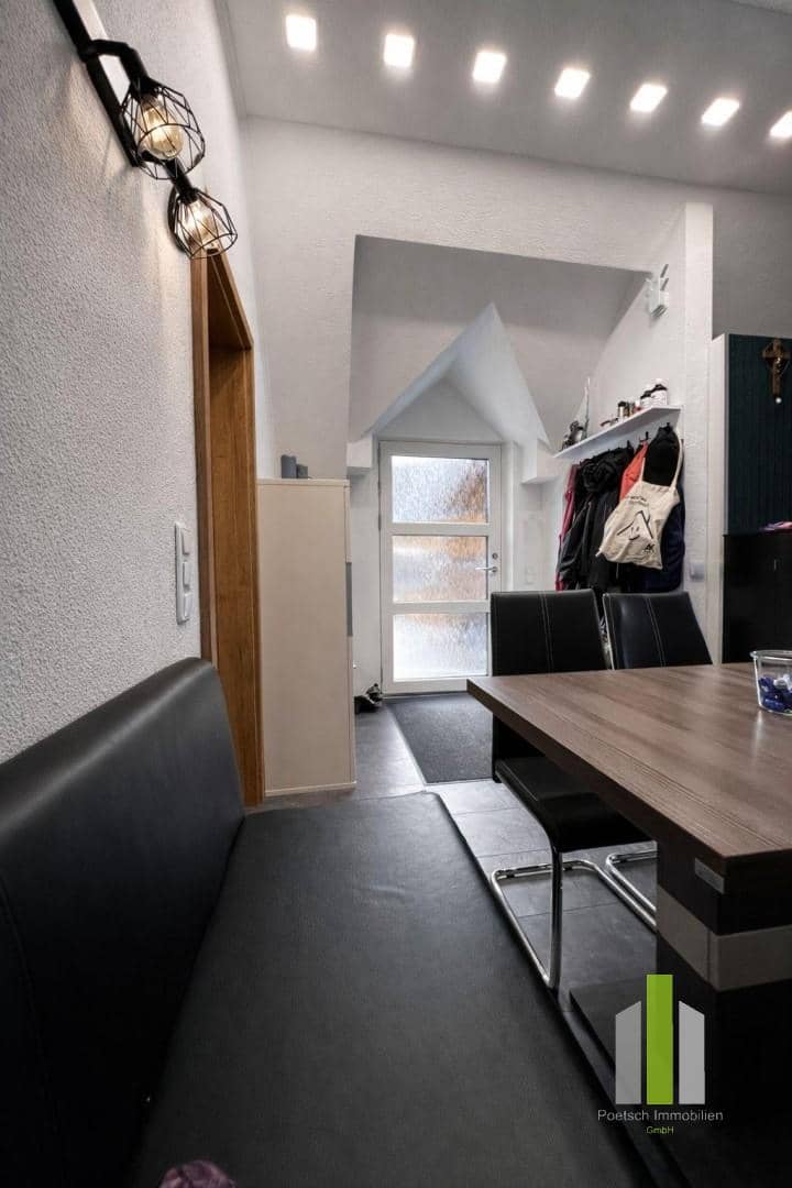 Moderne Wohnung mit Einliegereinheit und privatem Garten