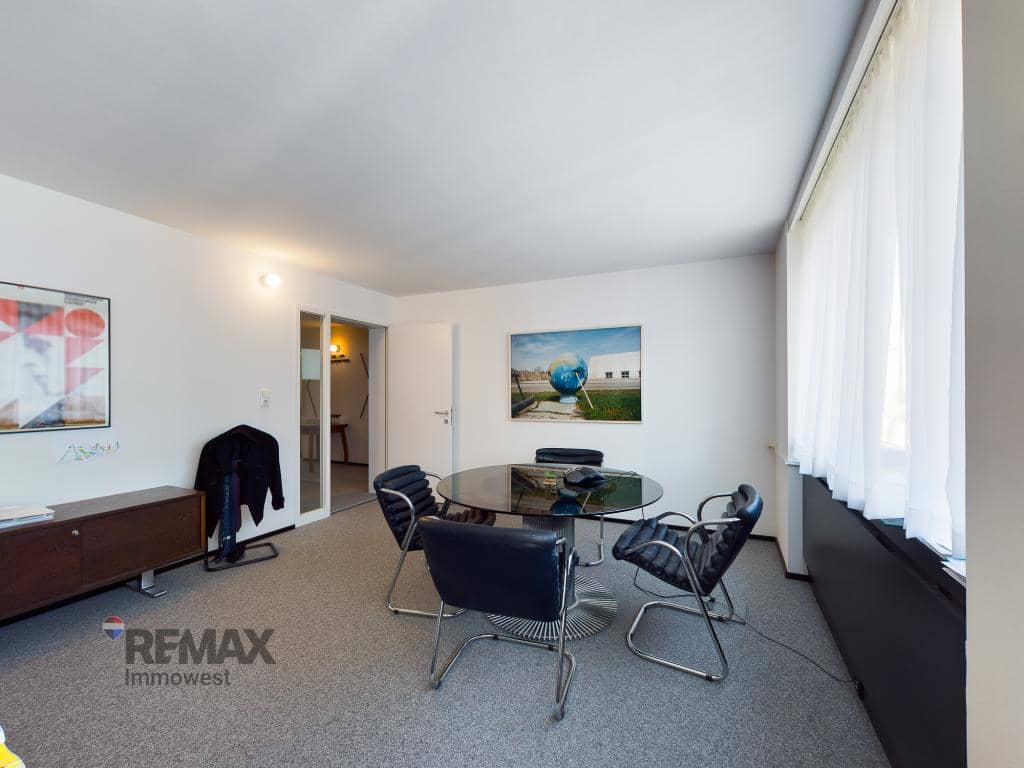 Zentrale repräsentative Wohnung mit Blick auf die Seekapelle