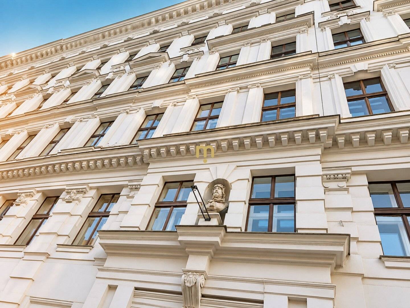 Representative historic building meets modern design – exclusive living with luxurious fittings in 1010 Vienna
