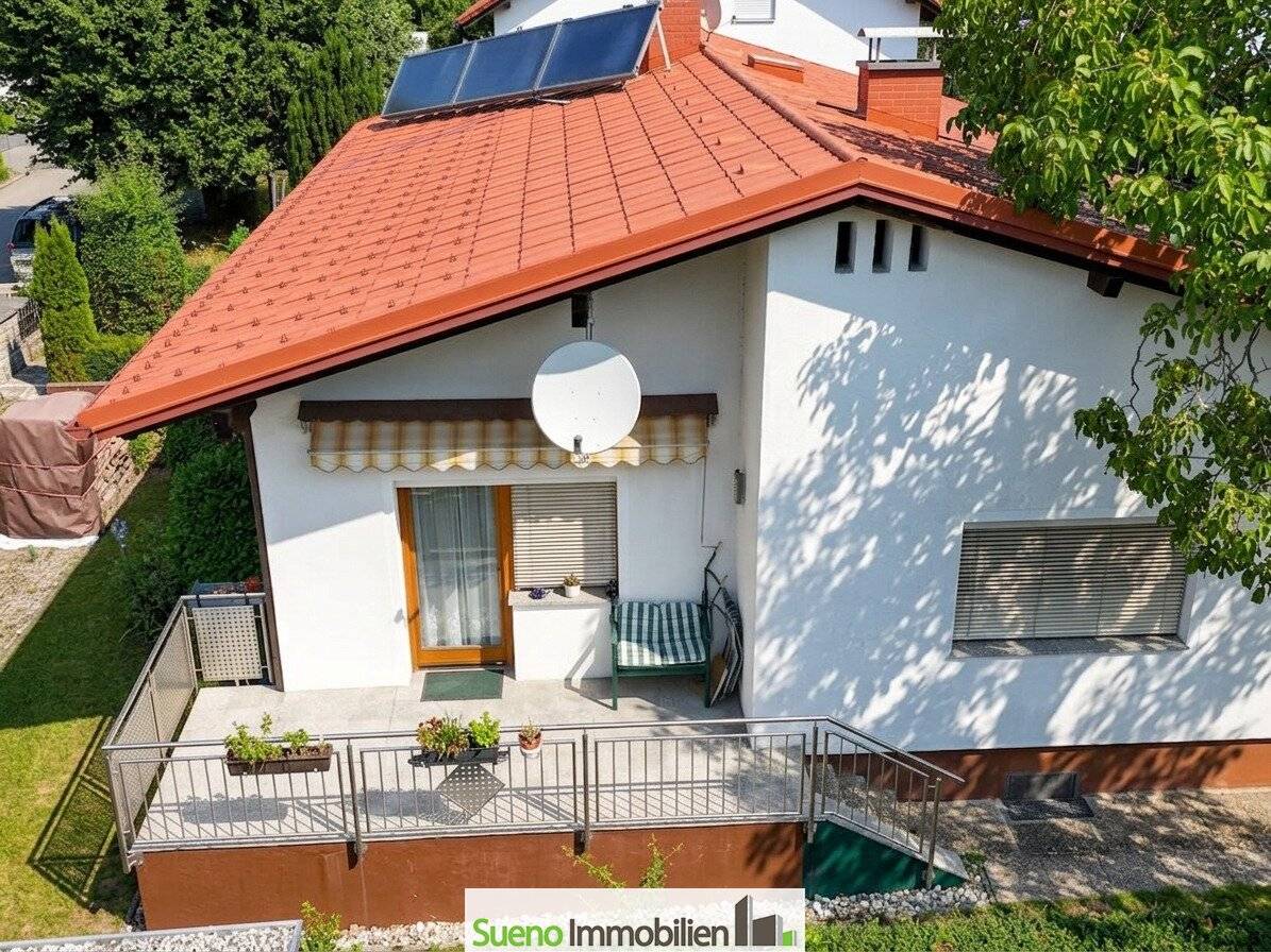 Feiner Bungalow, unterkellert, in Ruhelage mit neuem Dach und schönem Garten