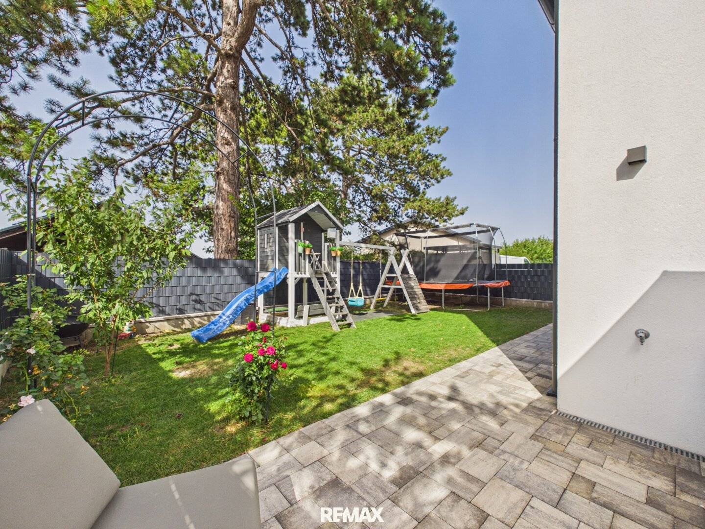 Modernes Zweifamilienhaus in attraktiver Waldrandlage Top Ausstattung!