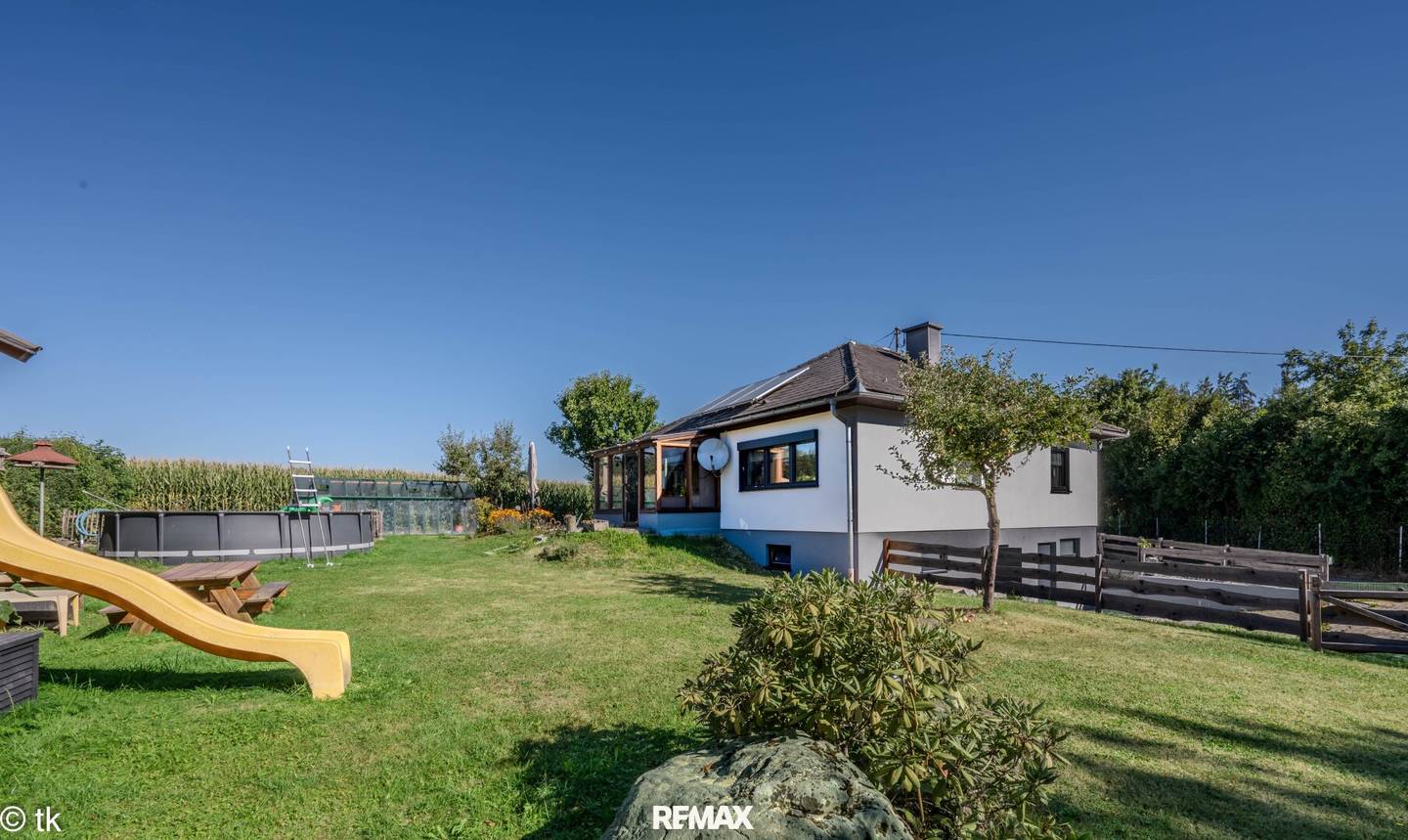 Family-friendly home in a quiet location on a spacious plot