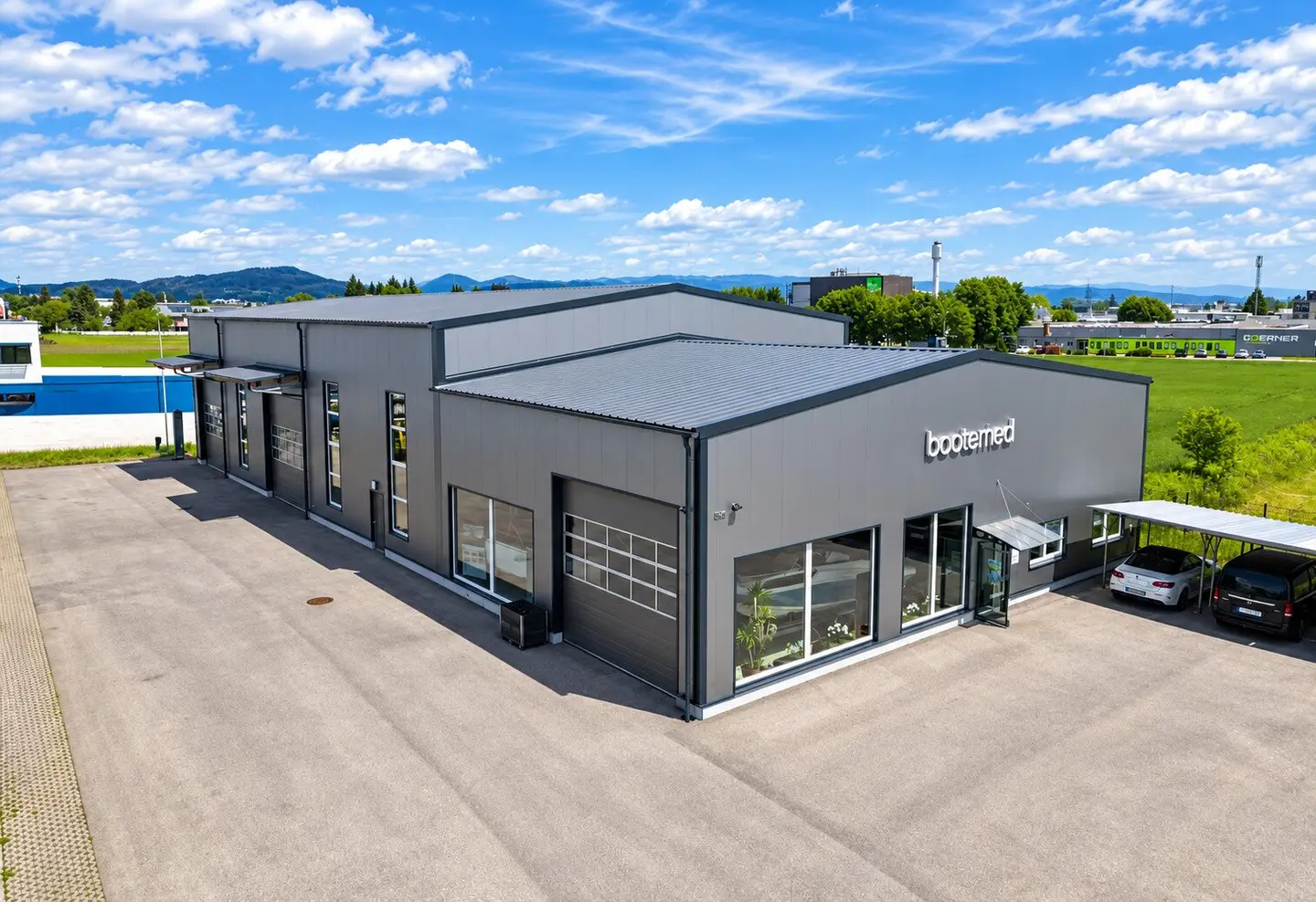 1.095 m² Gewerbehalle mit Lager, Showroom &amp; Büro in Klagenfurt zur Miete