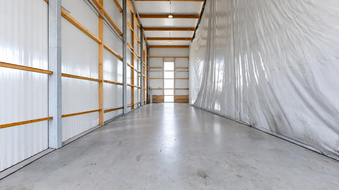 Modern commercial hall with office &amp; sales area | 1.095 m² | Klagenfurt