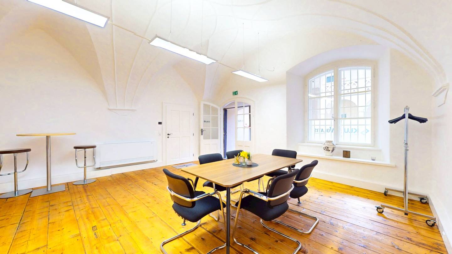 Repräsentatives Altbaubüro am Alten Platz | 46 m² renoviert | Konferenzraum