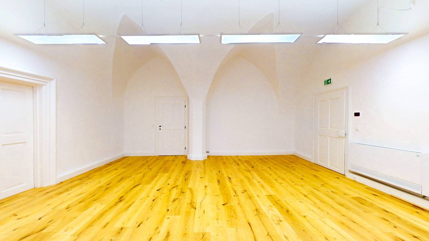 Repräsentatives Altbaubüro am Alten Platz | 46 m² renoviert | Konferenzraum