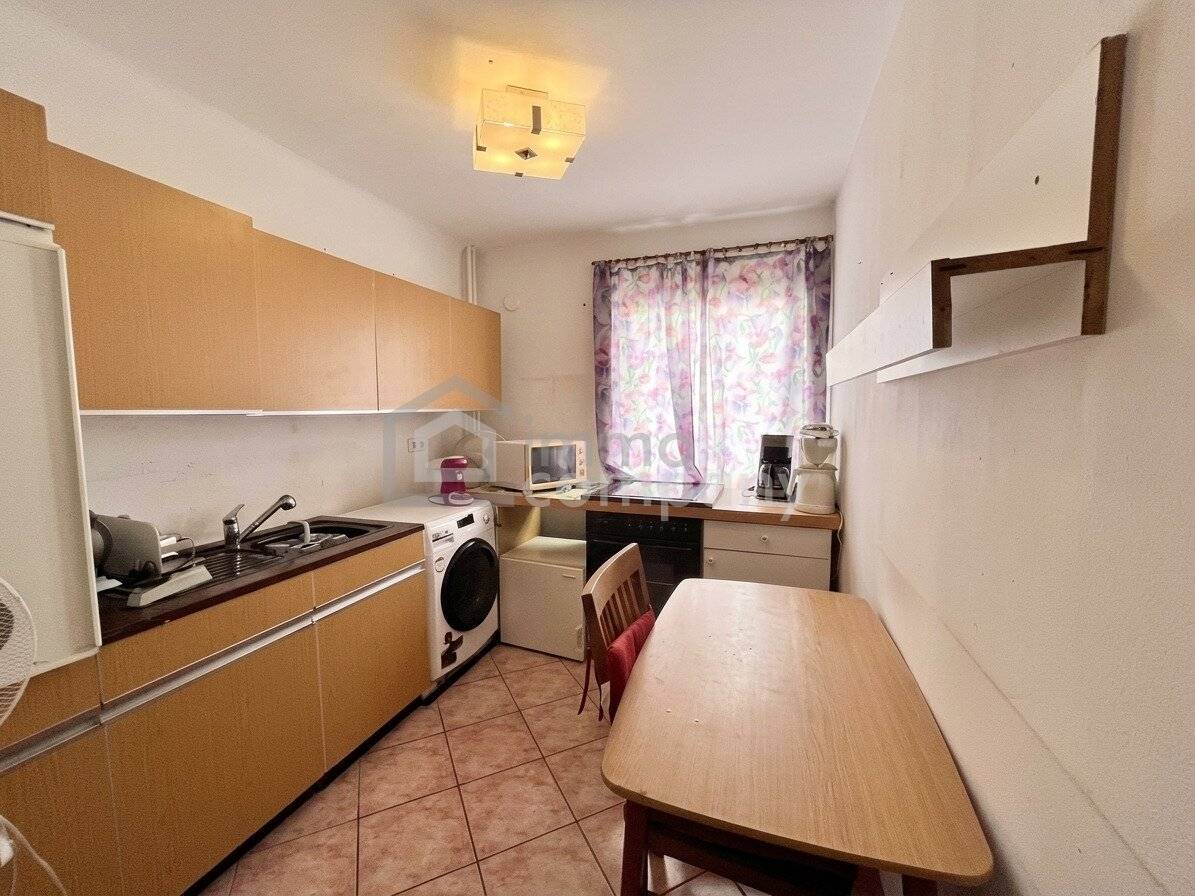 Single or Couple Hit Cozy 1-room apartment with parking