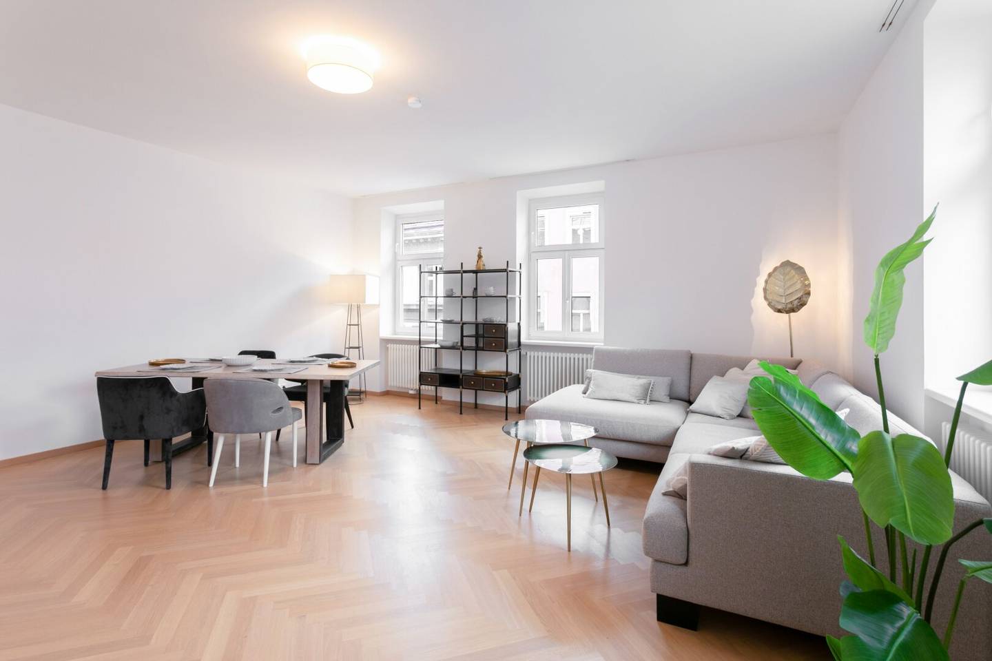 Period apartment of timeless elegance completely renovated 103m² in Alsergrund