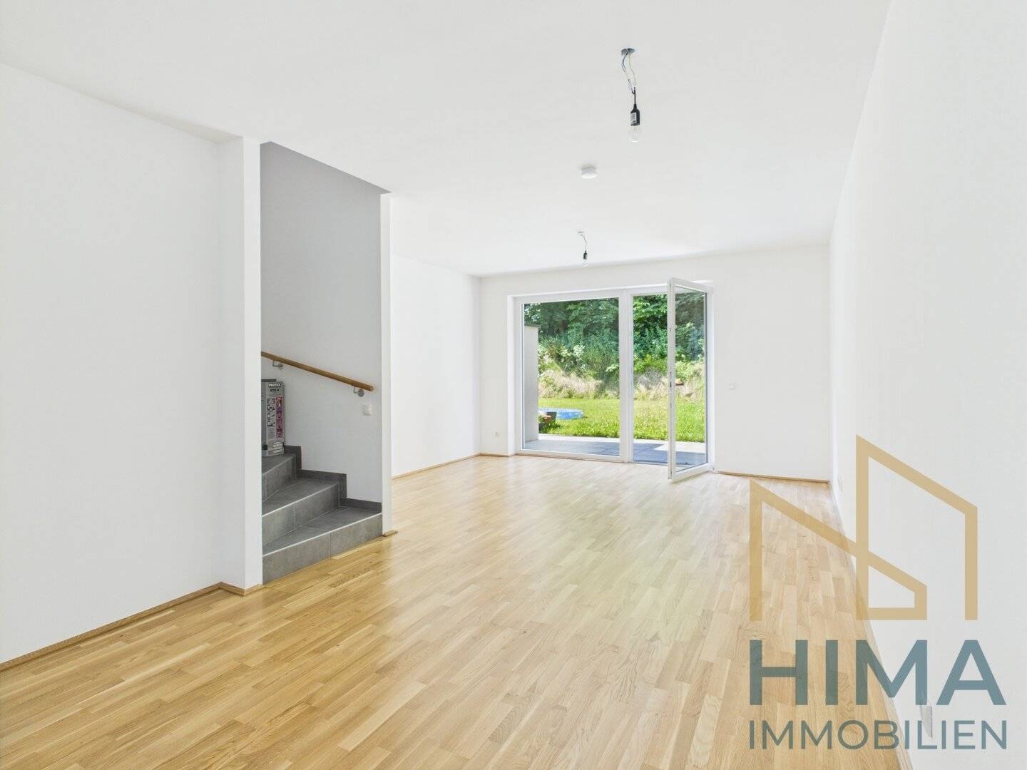 Modernes Reihenhaus mit Dachterrasse im Grünen! Provisionsfrei!