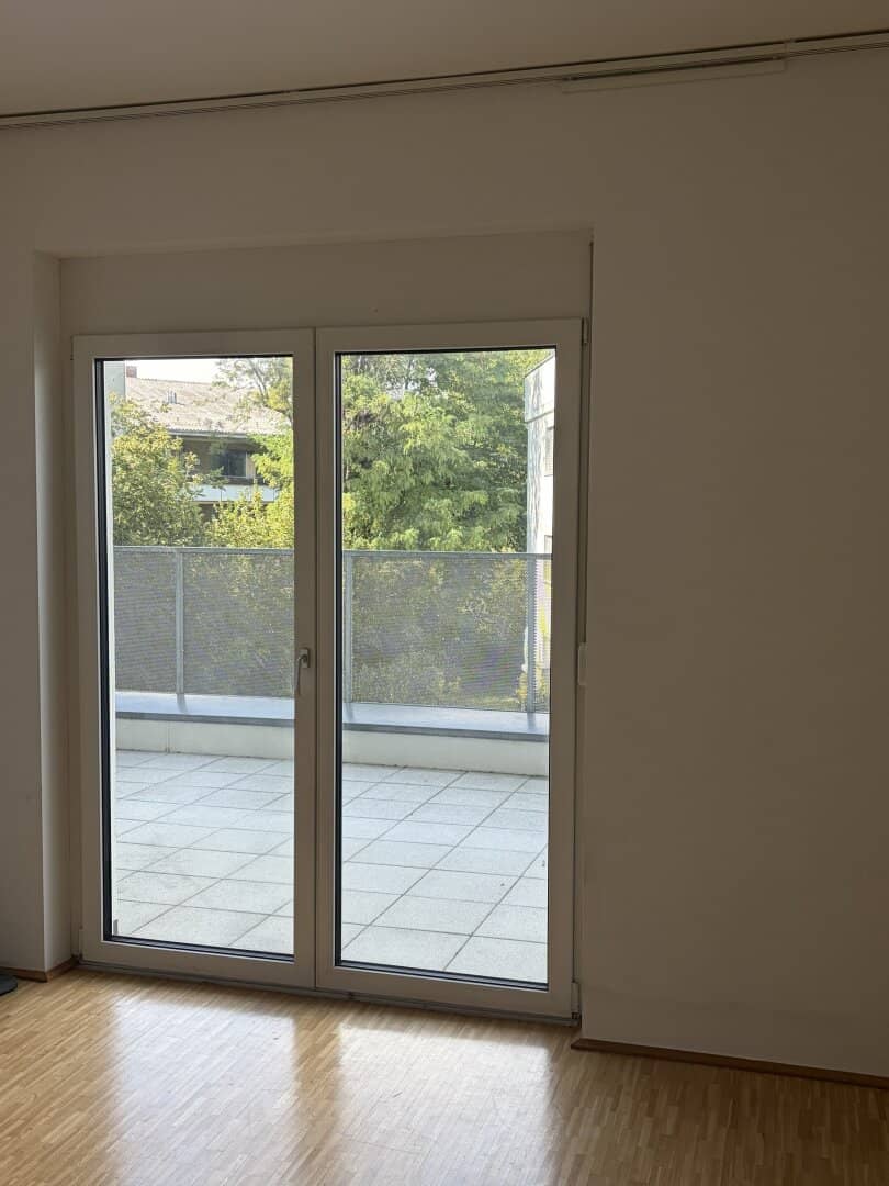 Bright 2-room apartment with spacious terrace in popular Graz location
