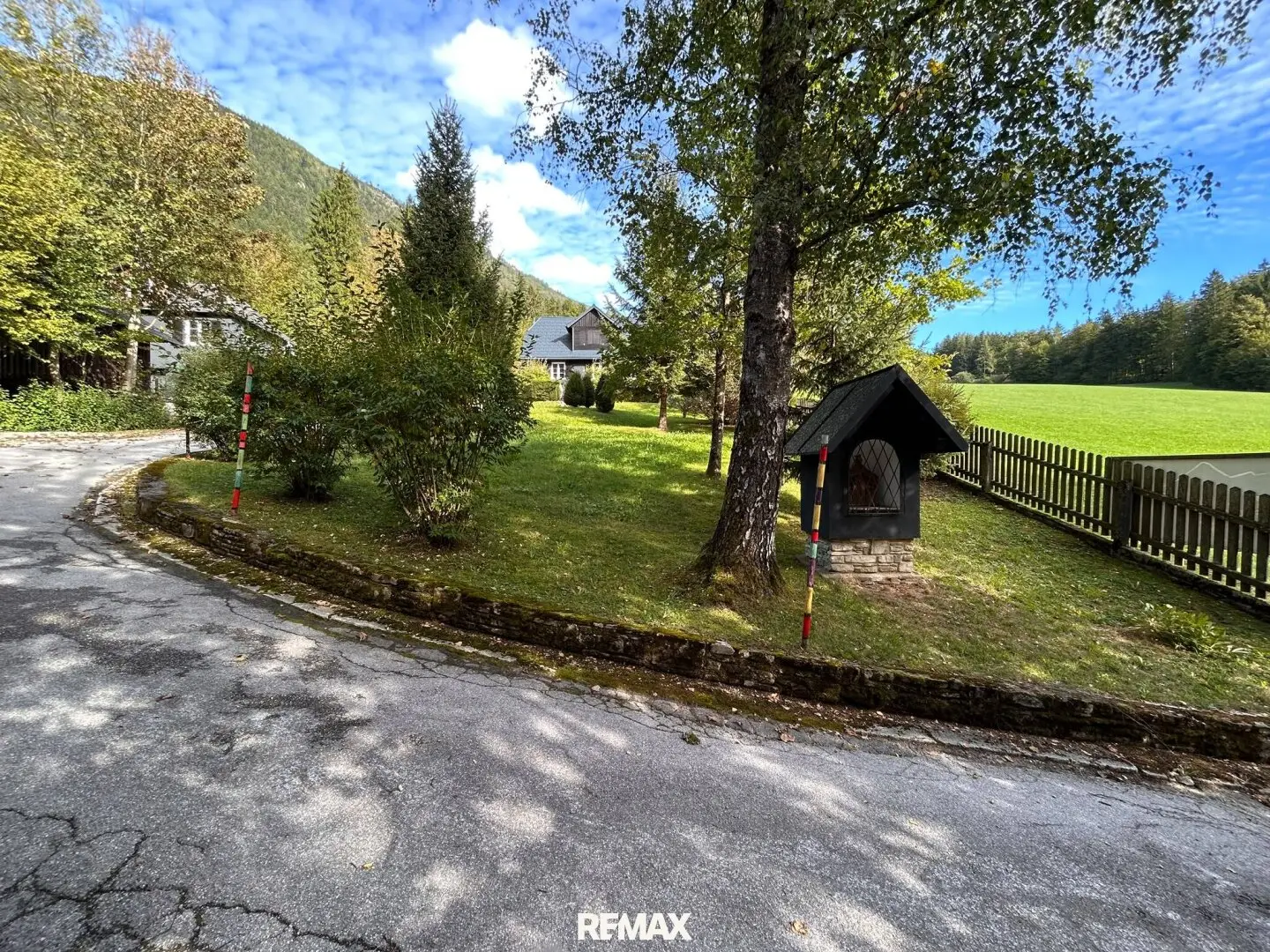 Zwei Chalets mit 5 Apartments
