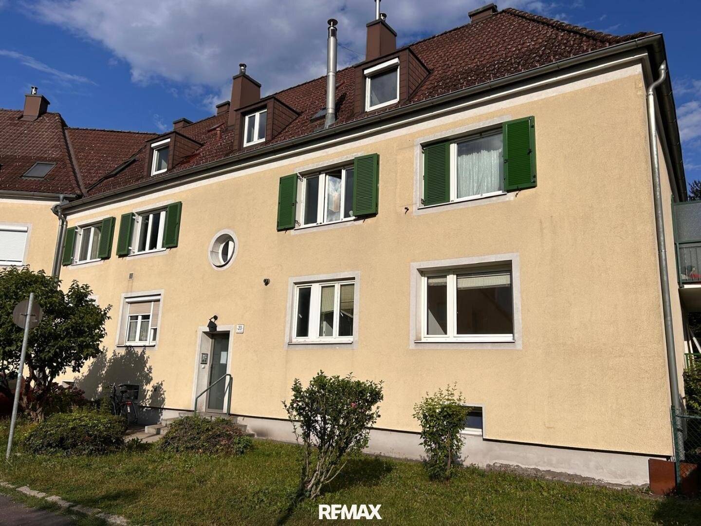 Preisgünstige  2 Zimmer Wohnung auf einem 1458 m² Gemeinschaftsgrundstück