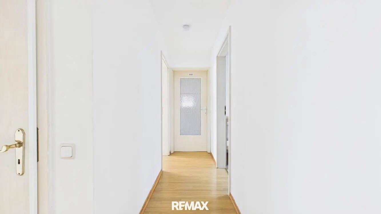 Old Town gem with excellent Airbnb potential, ideal for owner occupation or as an attractive investment apartment