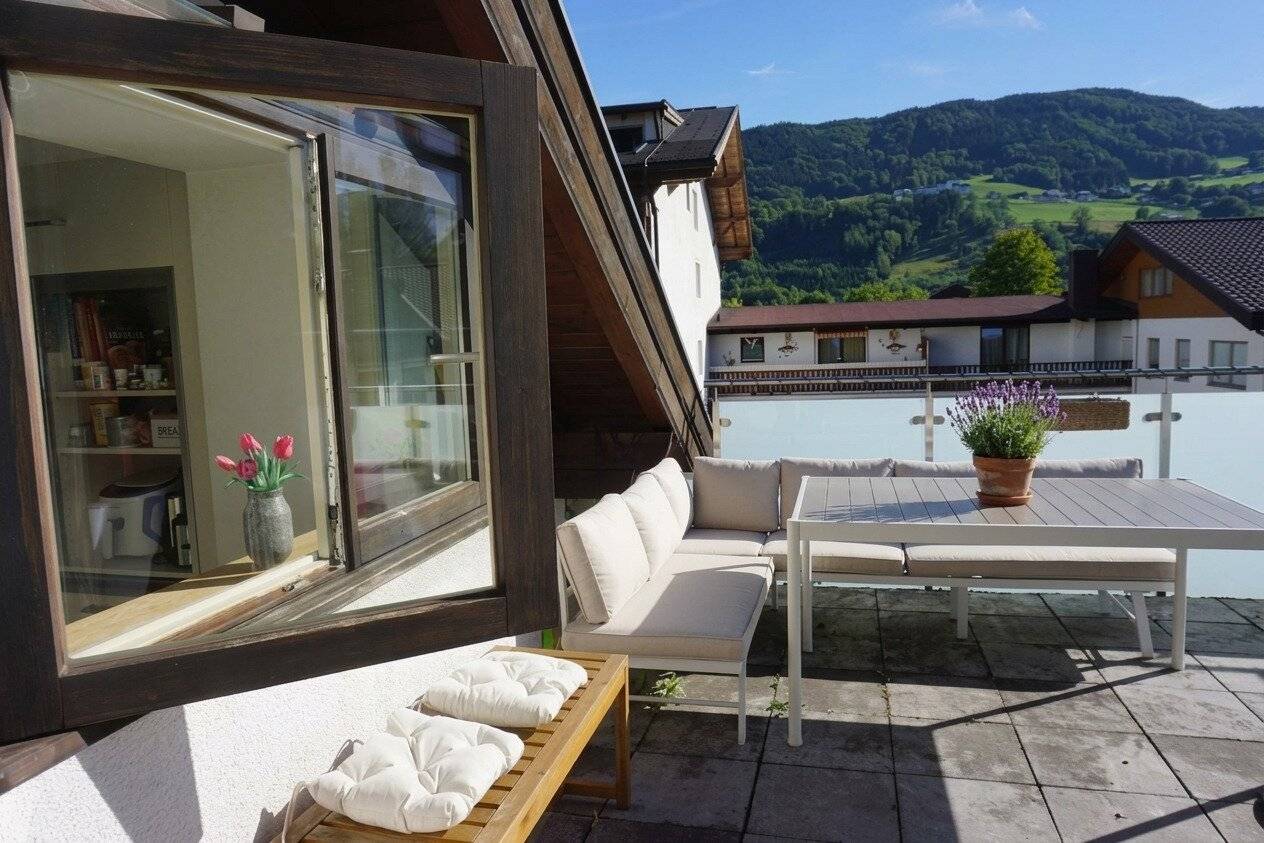 Stylish maisonette apartment in dreamlike Mondsee view location