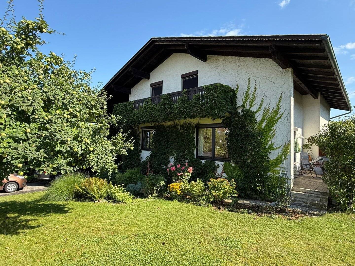 Coming soon: gemütliches und sehr gepflegtes Wohnhaus in Stadtrandlage