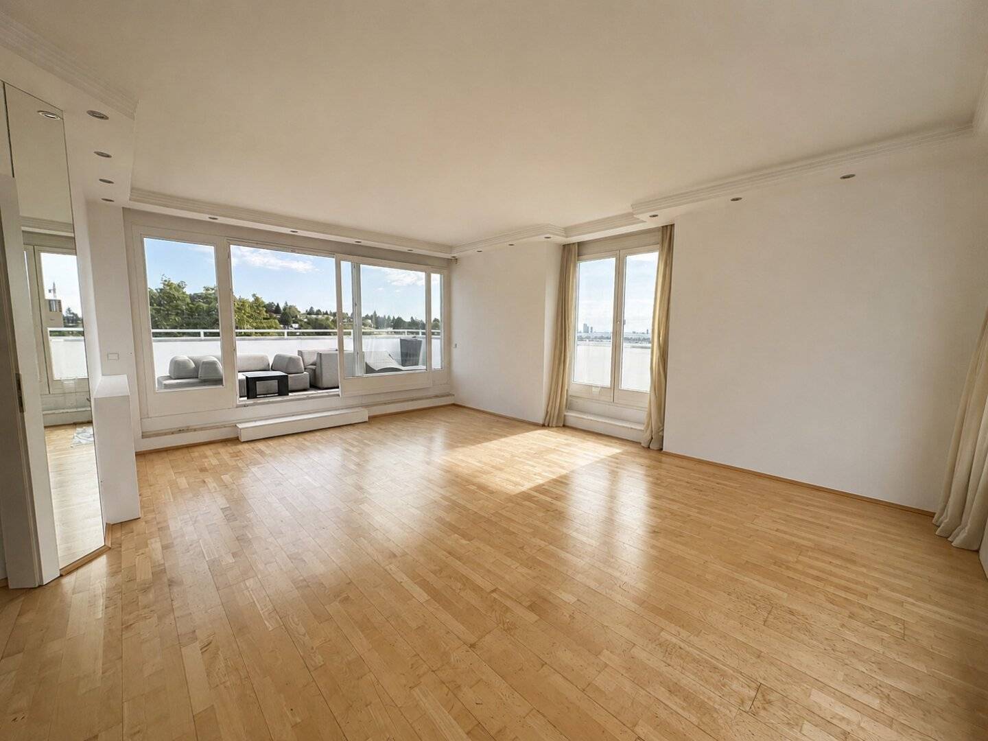 Über den Dächern Wiens | Maisonette mit 70 m² Terrassen &amp; 2 Stellplätzen in Döbling
