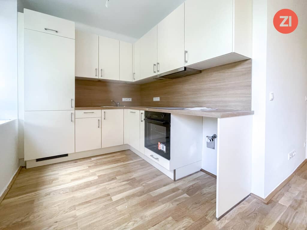 Renovated apartment near Brucknerhaus with open kitchen
