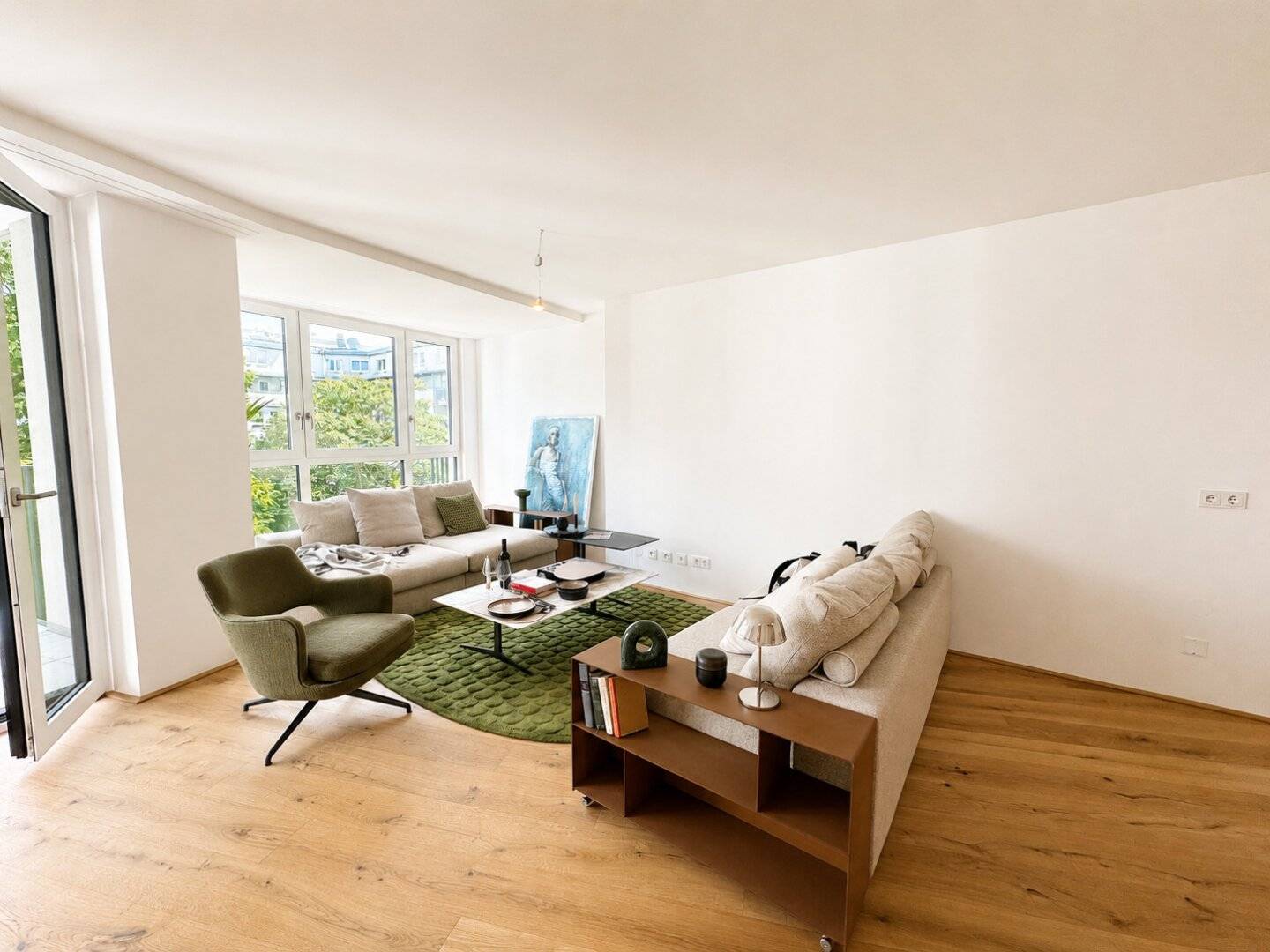 First occupancy in spacious 3-room apartment with two balconies in the extension of Das Artmann