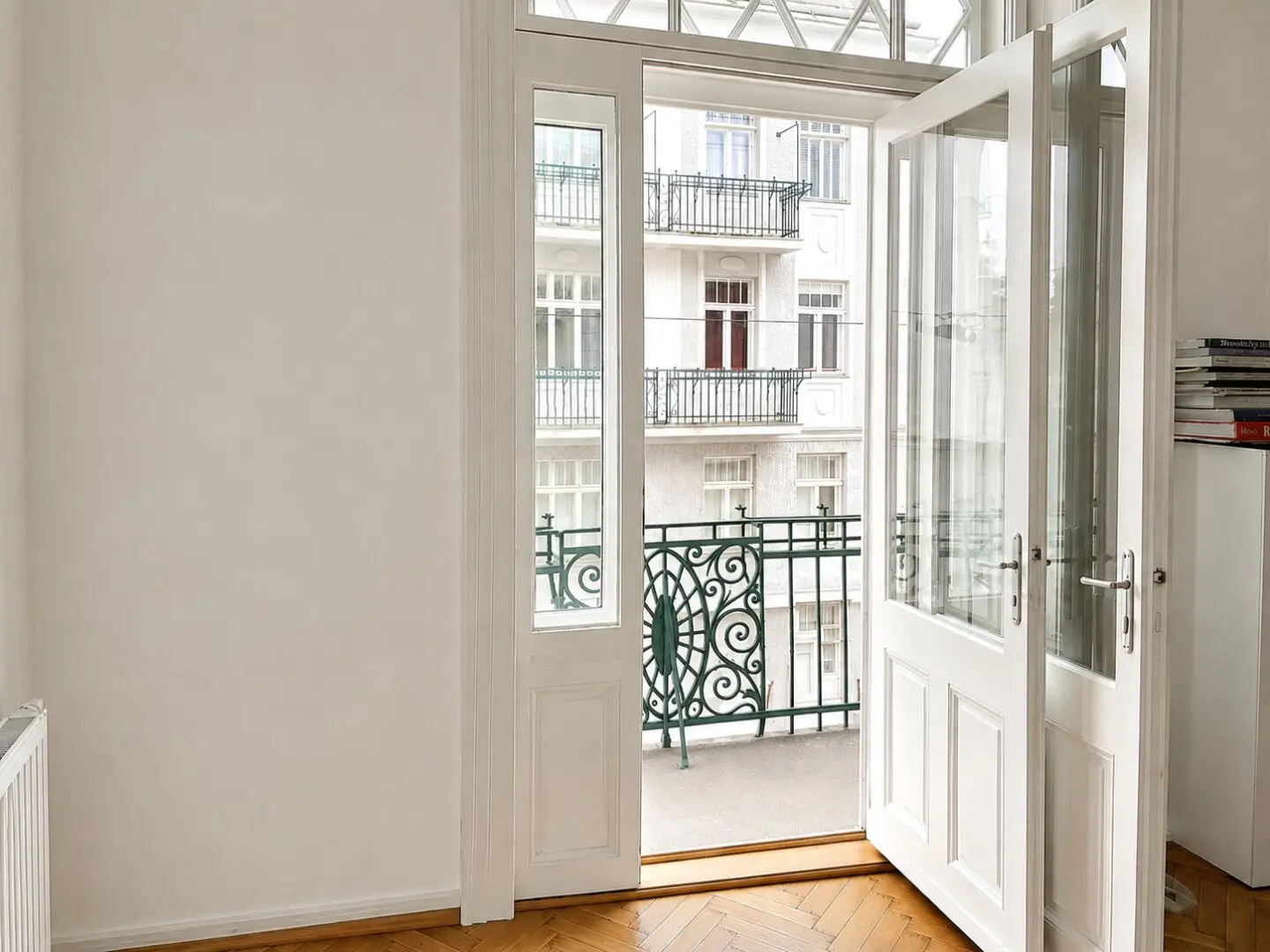 Wohnjuwel in Döblinger Bestlage – Stilvolle 2-Zimmer-Altbauwohnung mit sonnigem Südwestbalkon