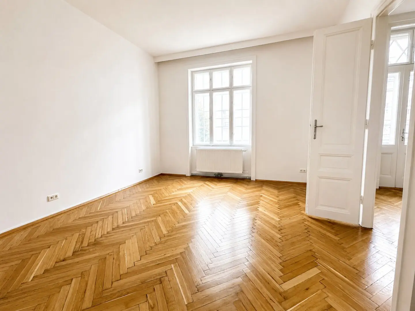 Wohnjuwel in Döblinger Bestlage – Stilvolle 2-Zimmer-Altbauwohnung mit sonnigem Südwestbalkon