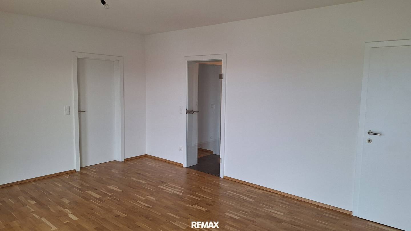 Helle 3-Zimmer-Mietwohnung mit 11,5 m² Süd-Balkon, Carport &amp; Stellplatz  ca.62 m²