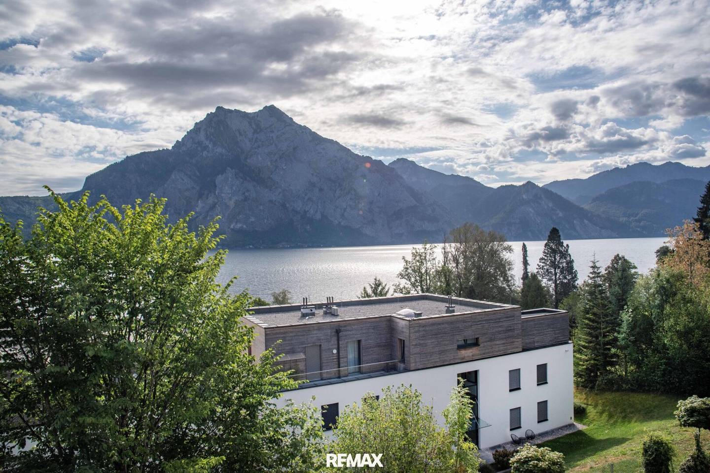 Your second residence at the Traunsee: Charming apartment with lake view