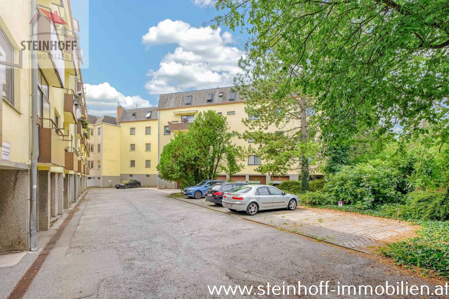 Bright Wohnung with large garage and loggia