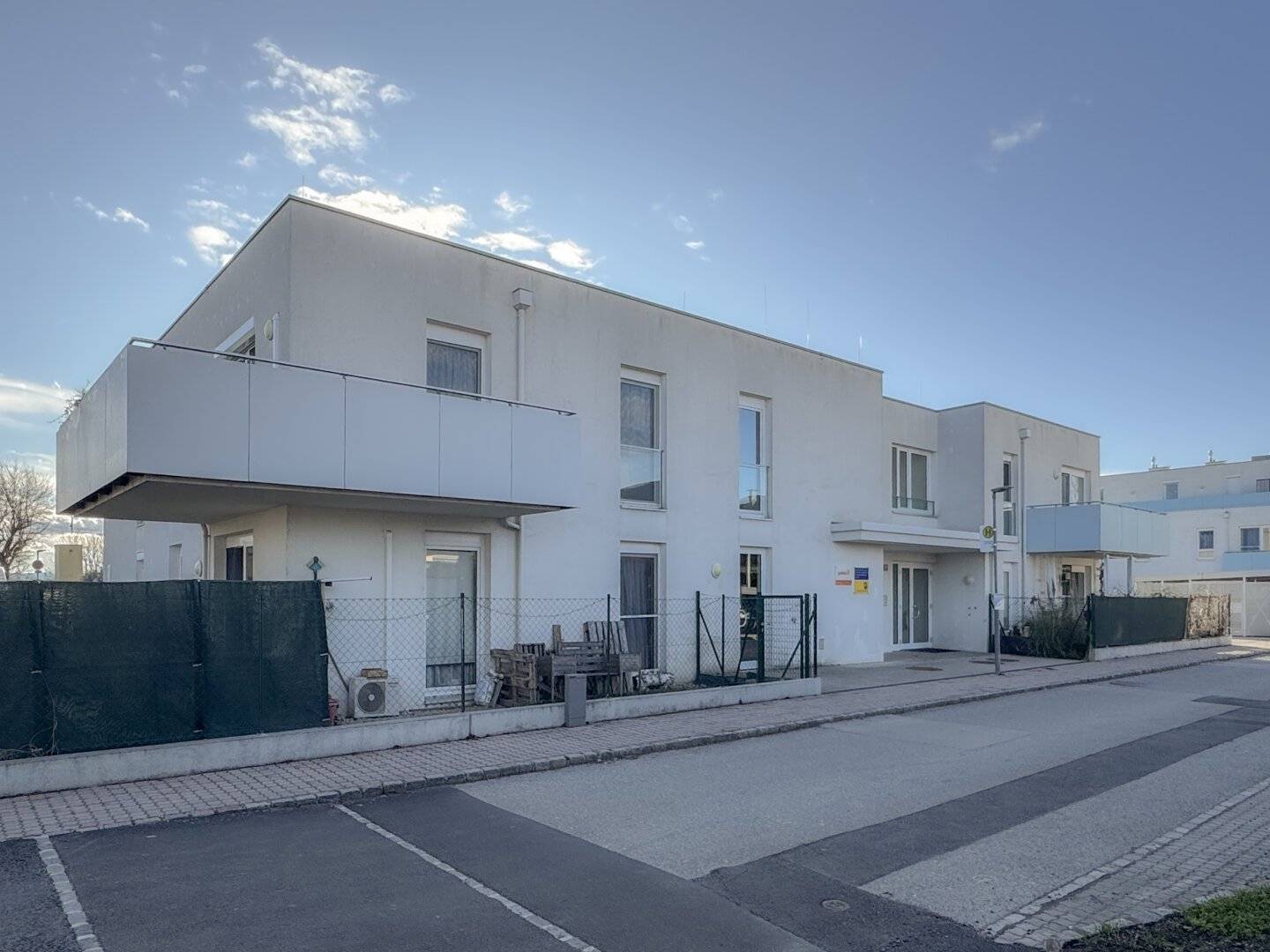 Modern apartment with terrace and garden