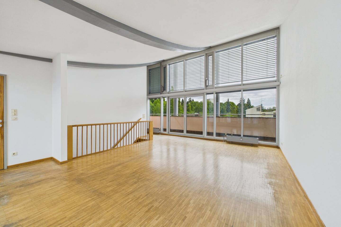 Attractive maisonette with balcony