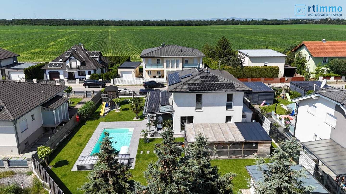 "EIN HAUS DAS ALLE STÜCKERL SPIELT"- ENERGIEEFFIZIENTES HAUS MIT 4 ZIMMERN; SWIMMINGPOOL, RIESIGEM KELLER und AIRCONDITION