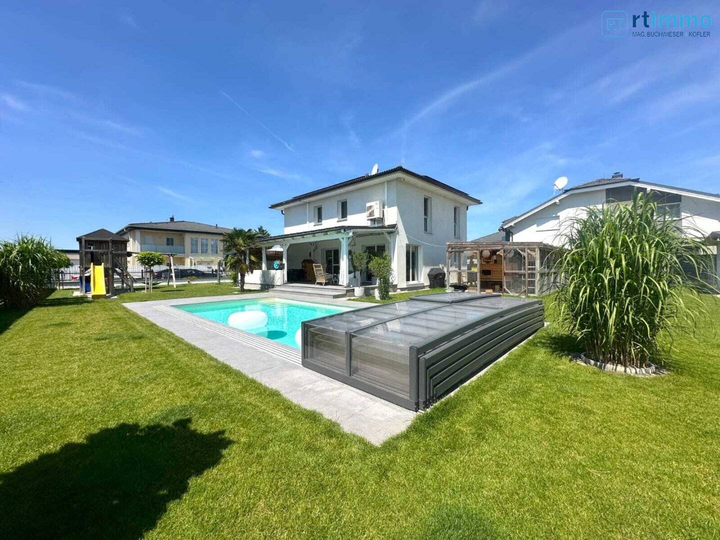 "EIN HAUS DAS ALLE STÜCKERL SPIELT"- ENERGIEEFFIZIENTES HAUS MIT 4 ZIMMERN; SWIMMINGPOOL, RIESIGEM KELLER und AIRCONDITION