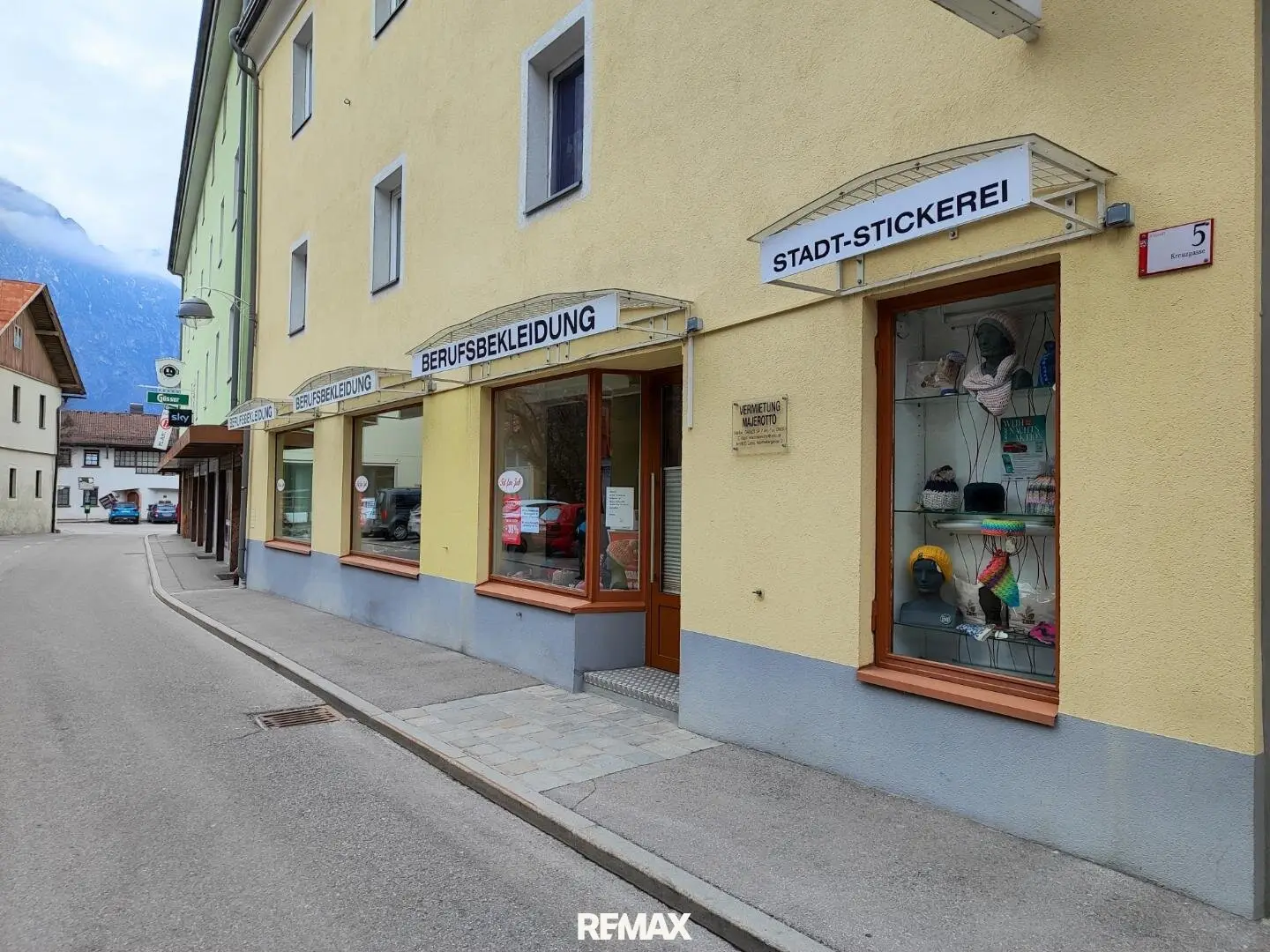Zentrales Geschäftslokal / Büro mit charmantem Gewölbe