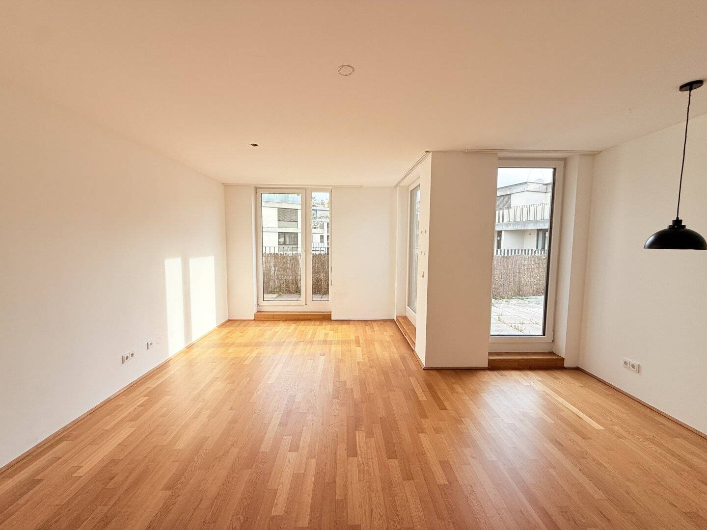 Great 2-room attic apartment with large terrace - near U4/U6 Längenfeldgasse