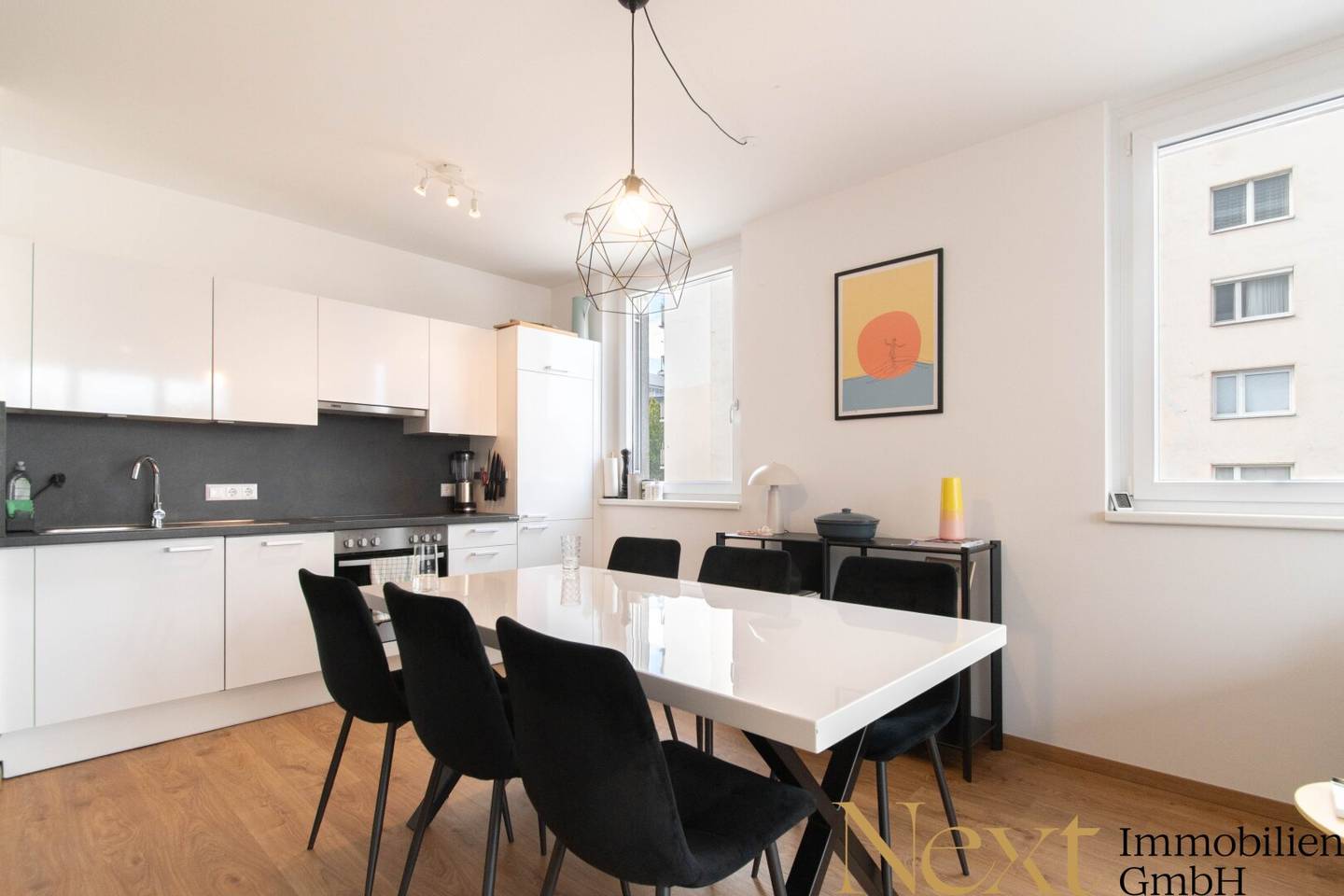 Spacious 3-room apartment with furnished kitchen and loggia in Linz centre for rent (Top 7)