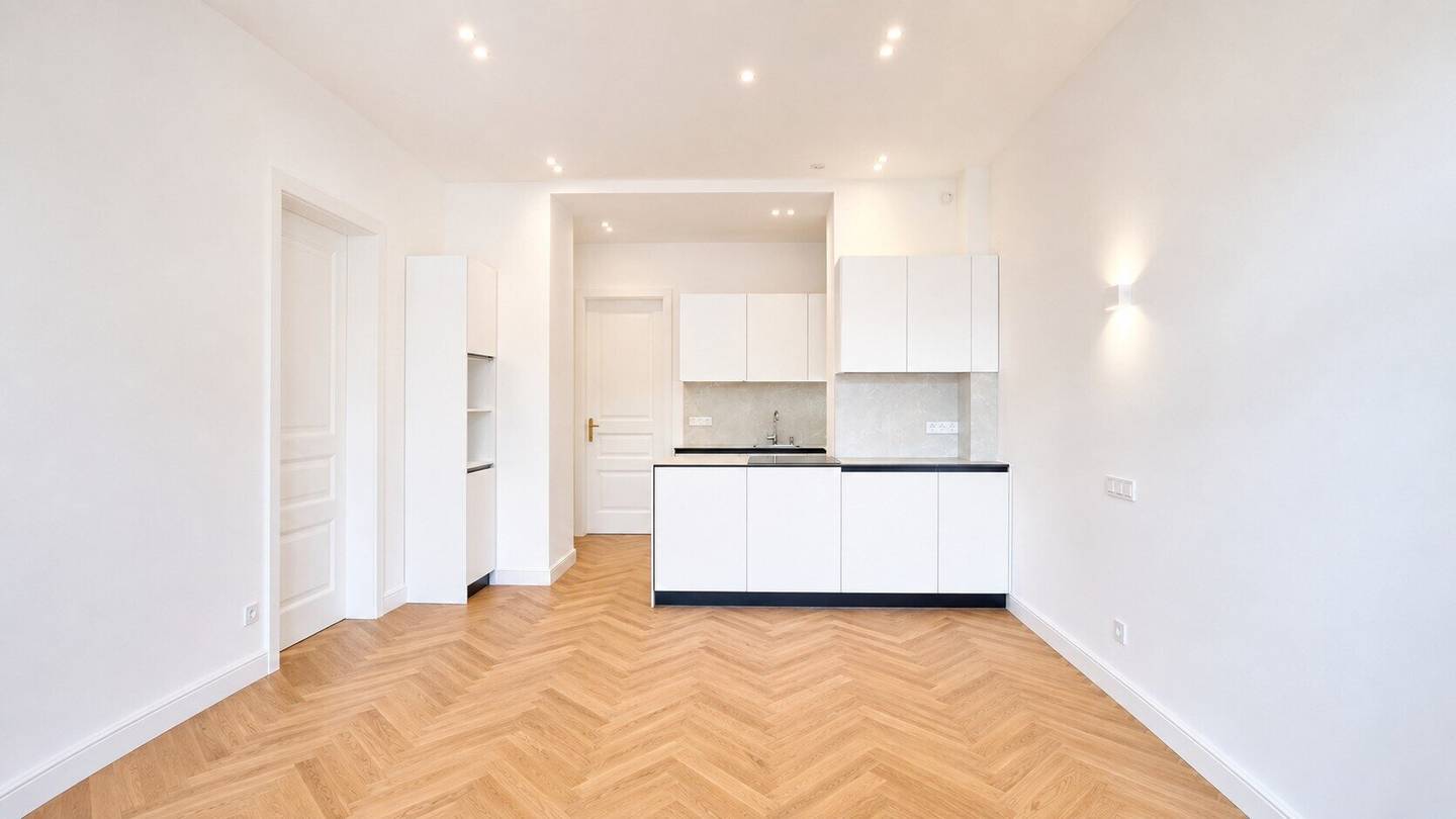 +++ ERSTBEZUG DIREKT AM PARK - ABSOLUTE RUHELAGE - HELLER ALTBAU HOCHWERTIG SANIERT +++