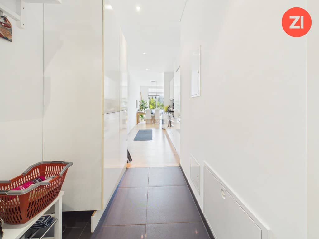 Zentrale Wohnung mit Tiefgaragenplatz und Balkon