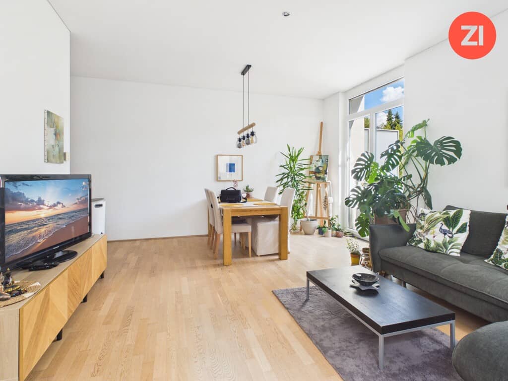 Zentrale Wohnung mit Tiefgaragenplatz und Balkon